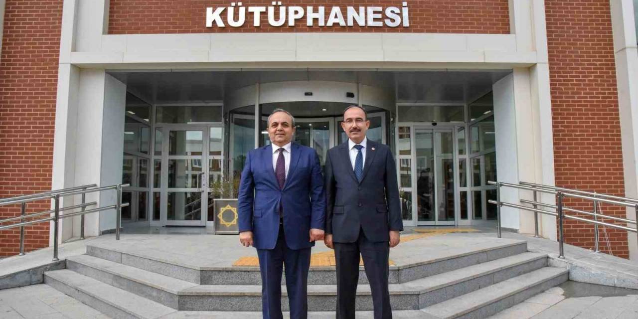 Prof. Dr. Azmi Özcan’ın Adı Kütüphaneye Verildi