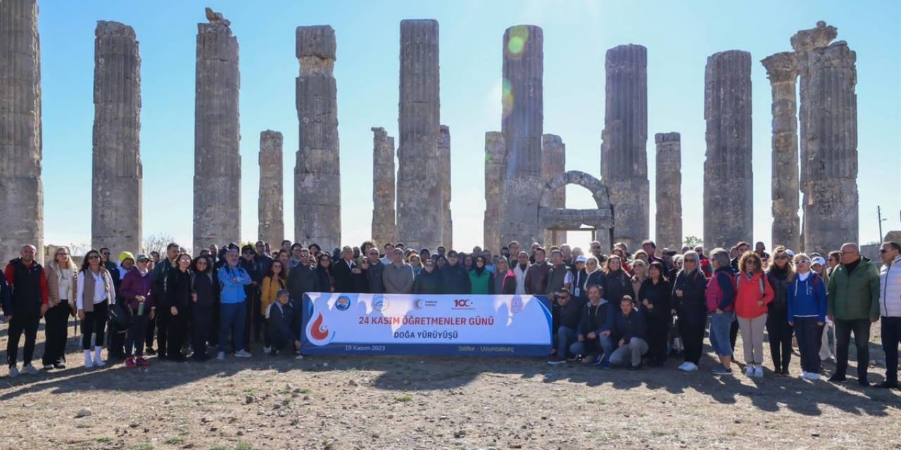 Vali Pehlivan: "Öğretmenlerimize Bakınca Geleceğimizi Görüyoruz"