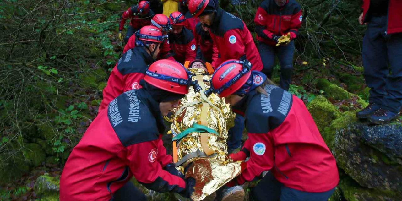İnönü Yaylası’nda Zorlu 5 Gün: İmkansız Noktalarda Hayat Kurtardılar
