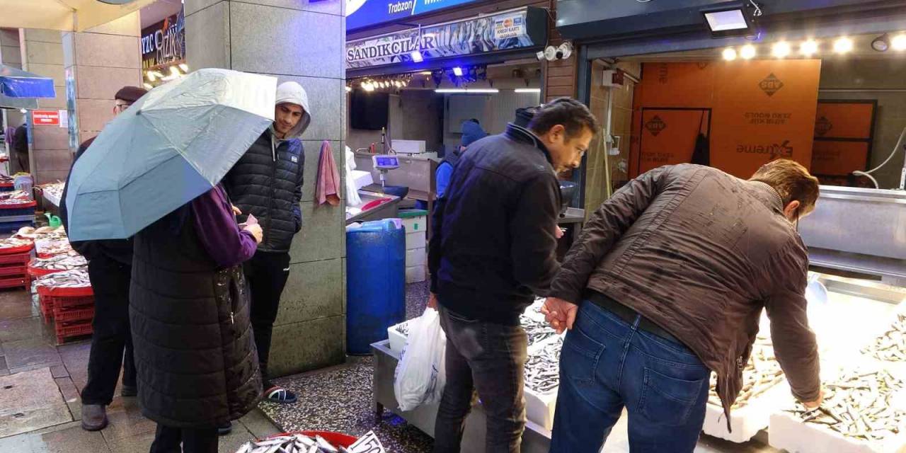 Fırtına Hamsi Fiyatlarını Da Uçurdu