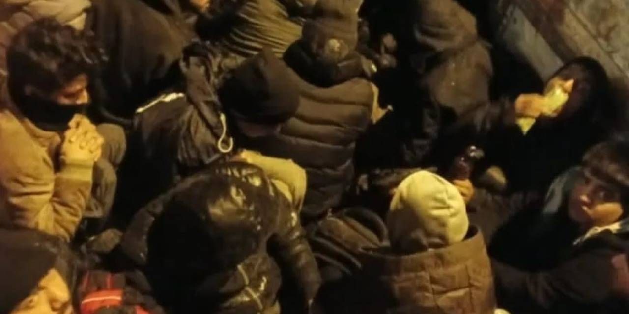 Şüphe Üzerine Durdurulan Araçlarda Kaçak Göçmen Çıktı