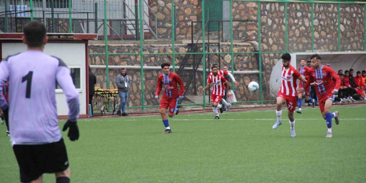 Rüstempaşa Sezonun İlk Galibiyetini Aldı