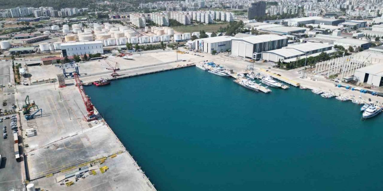 Antalya Serbest Bölgesi’nin Yıl Sonu Ticaret Hacmi Beklentisi 1,1 Milyar Dolar