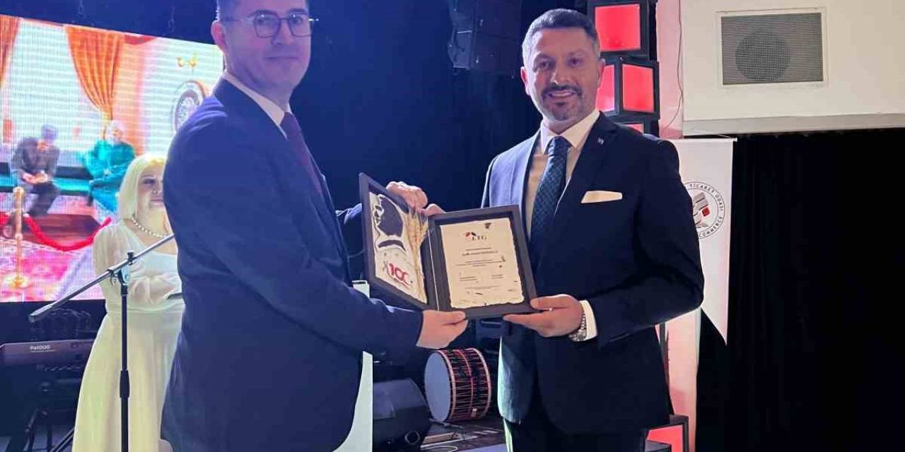 ‘Yılın Belediye Başkanı’ Ödülü Hamid Yüzügüllü’ye