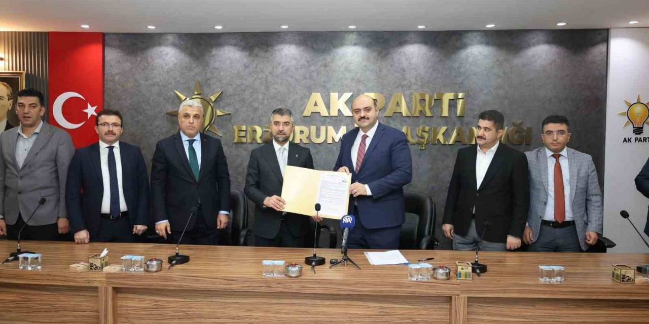 Başkan Orhan, Büyükşehir Belediye Başkanlığı İçin Aday Adayı Oldu