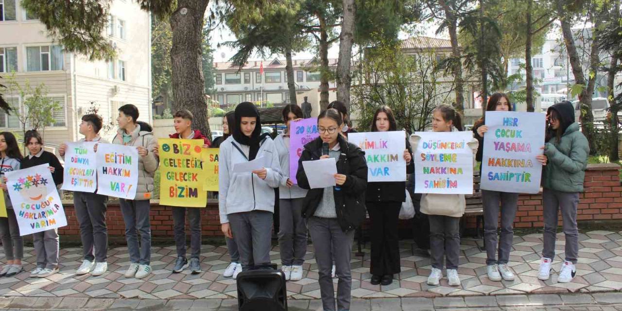 20 Kasım Dünya Çocuk Hakları Günü Dolayısıyla Çocuk Hakları Bildirgesini Okudular