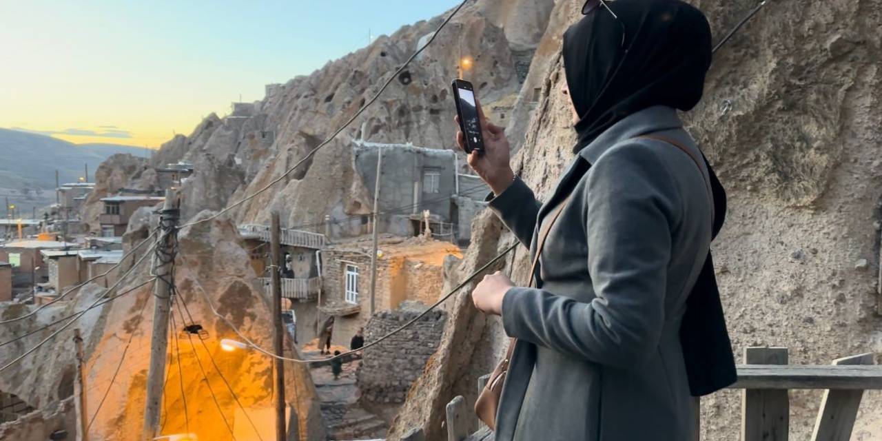 Yüksekovalılar İran’ın Tebriz Peribacalarını Gezdi