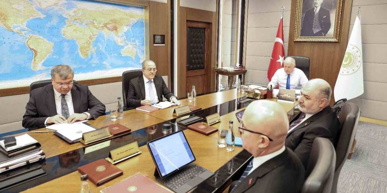 Bakan Güler, Birlik Komutanlarıyla Birlikte Telekonferans Toplantısı Gerçekleştirildi