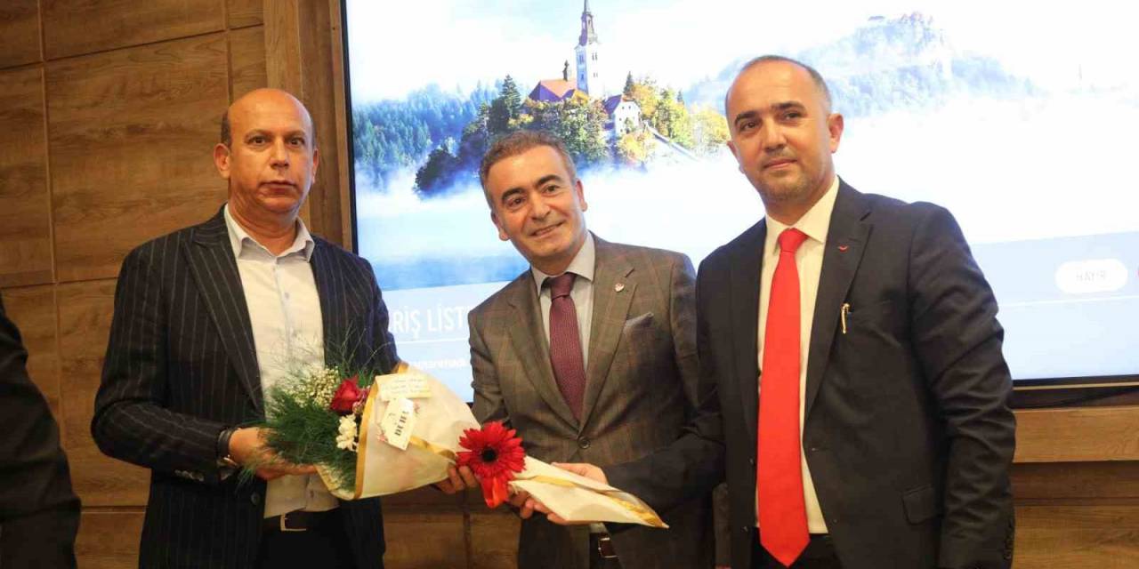 Gaziantep Büyükşehir’den Futbol Hakemi Ve Gözlemcilere Malzeme Desteği