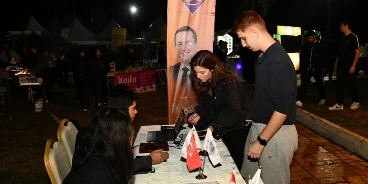 Yenişehir Belediyesinden Öğrencilere Ücretsiz Yemek