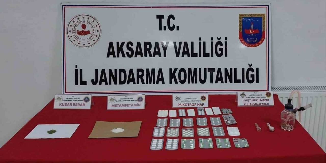 Şüpheli Araçtan Ve Sürücüden Uyuşturucu Çıktı