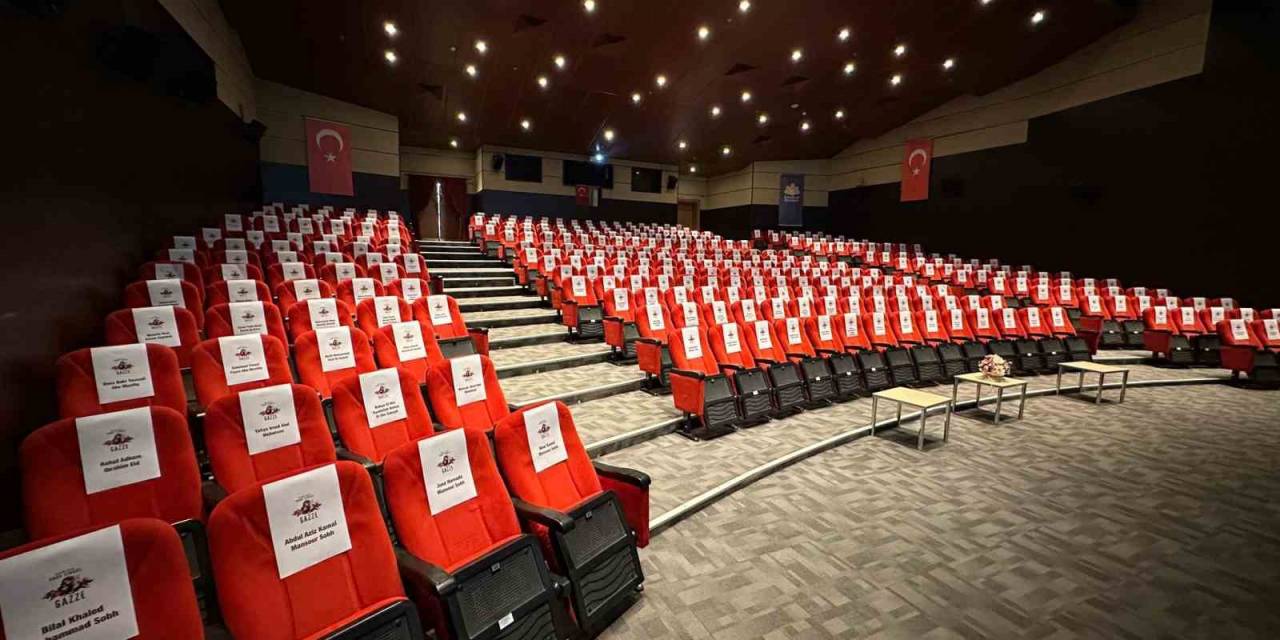 Sultanbeyli’de Kültür Merkezinin Koltukları Gazze’de Katledilen Çocuklara Ayrıldı