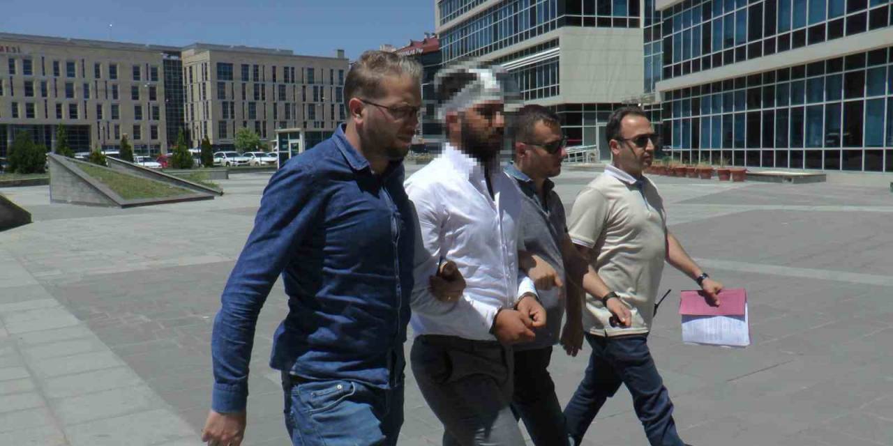 Yolcu Kavgasında Meslektaşını Öldüren Taksici: "Bıçağı Salladım Ama Değdiğini Görmedim"