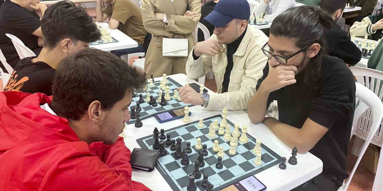 Subü Öğrencileri Satranç Turnuvası’nda Derece Elde Etti