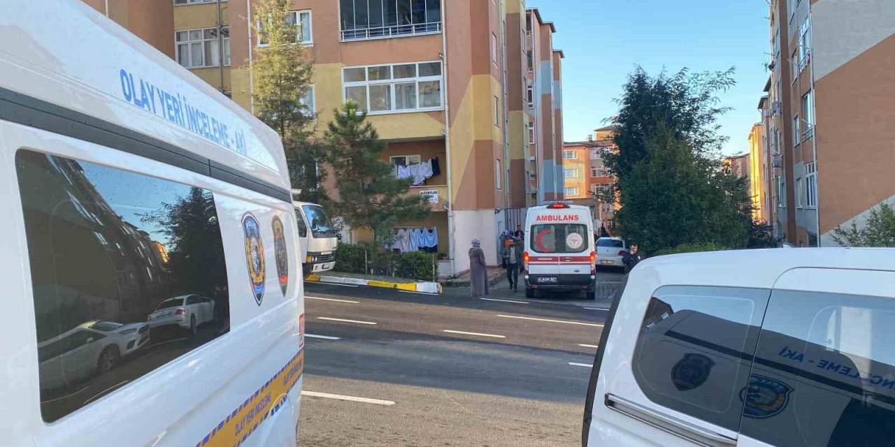 Karısını Öldürdü, Oğlunu Yaraladı