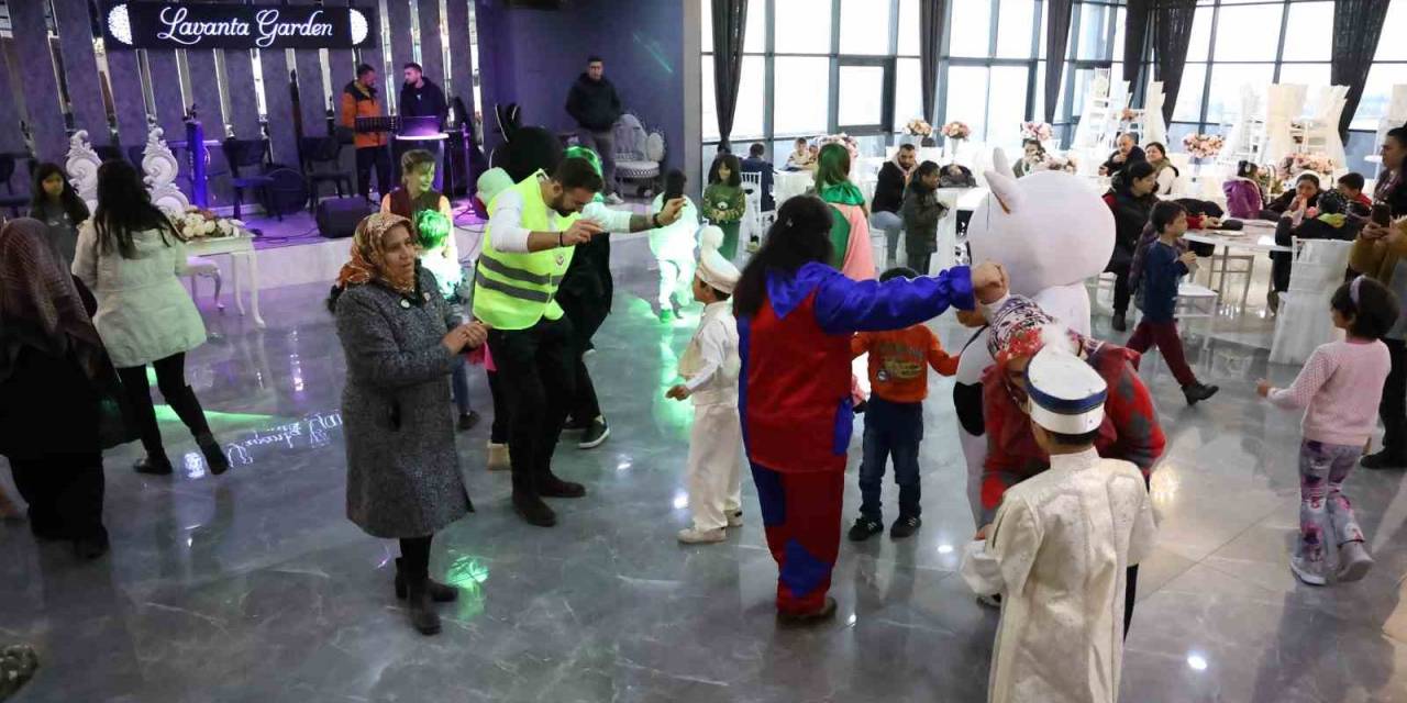 İhtiyaç Sahibi Çocuklar İçin Bir Araya Geldiler