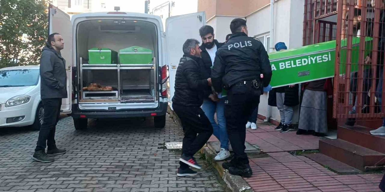 Eşini Öldürüp Oğlunu Yaralamıştı, İntihar Etti