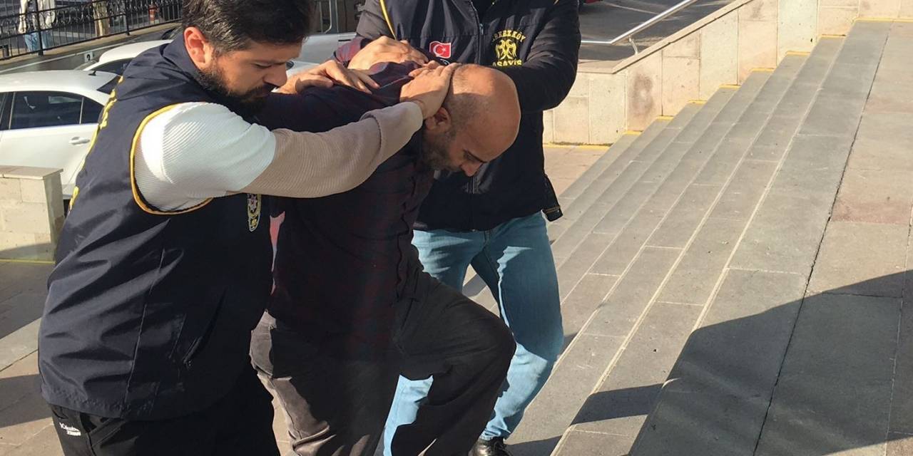 Eski Eşini Öldürdüğü Suçlamasıyla Yakalanan Zanlı Adliyede