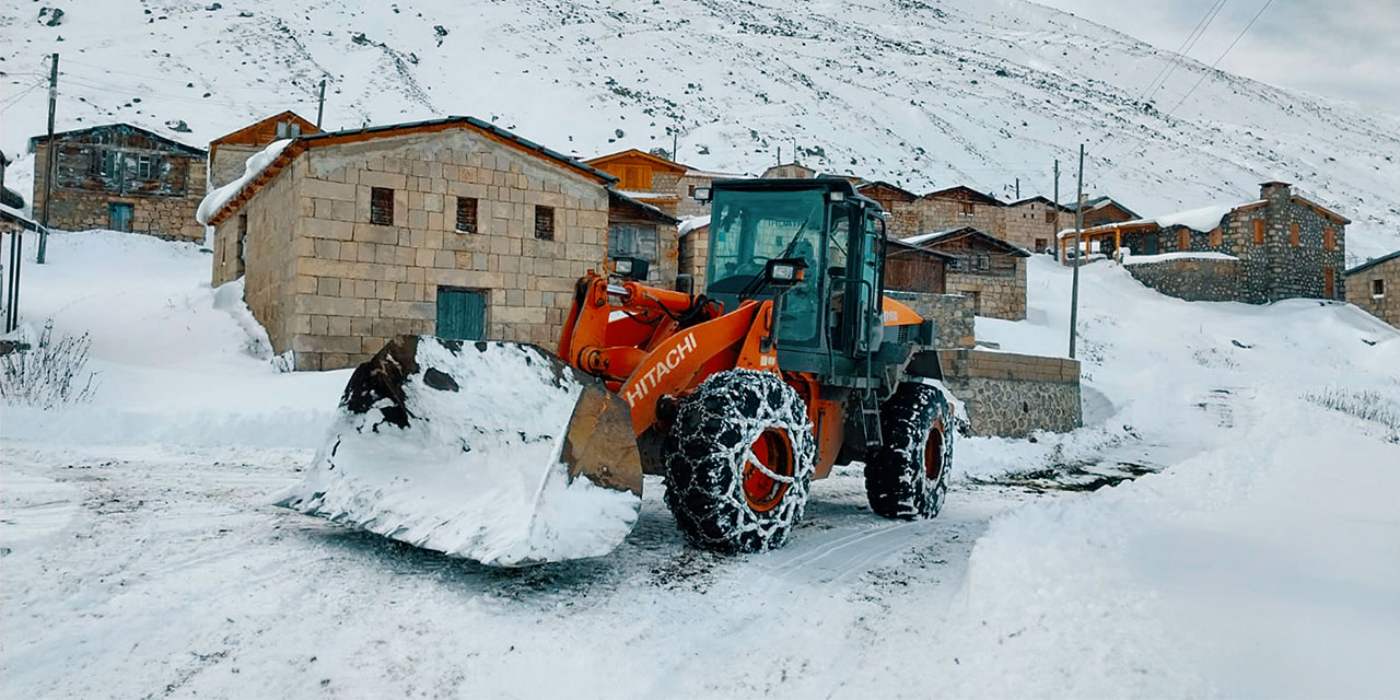 Rize ve Artvin'de 35 köye kar nedeniyle ulaşım sağlanamıyor