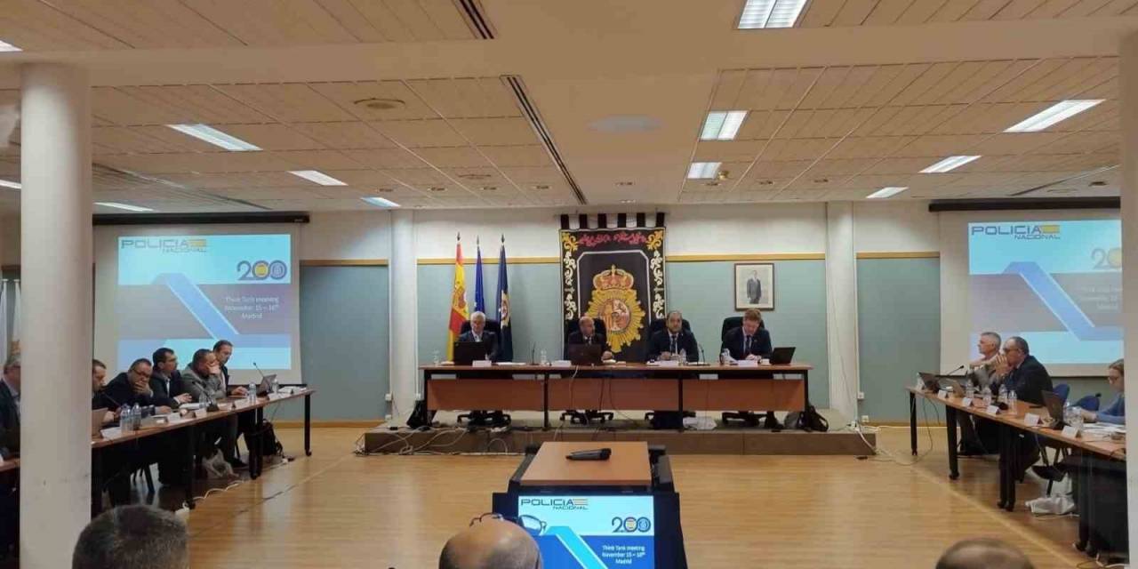 ’futbolun Interpolü’nde Bir Türk