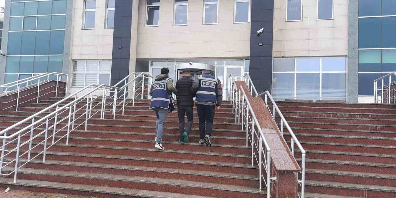 Kars’ta Haklarında Arama Kararı Bulunan 5 Kişi Yakalandı