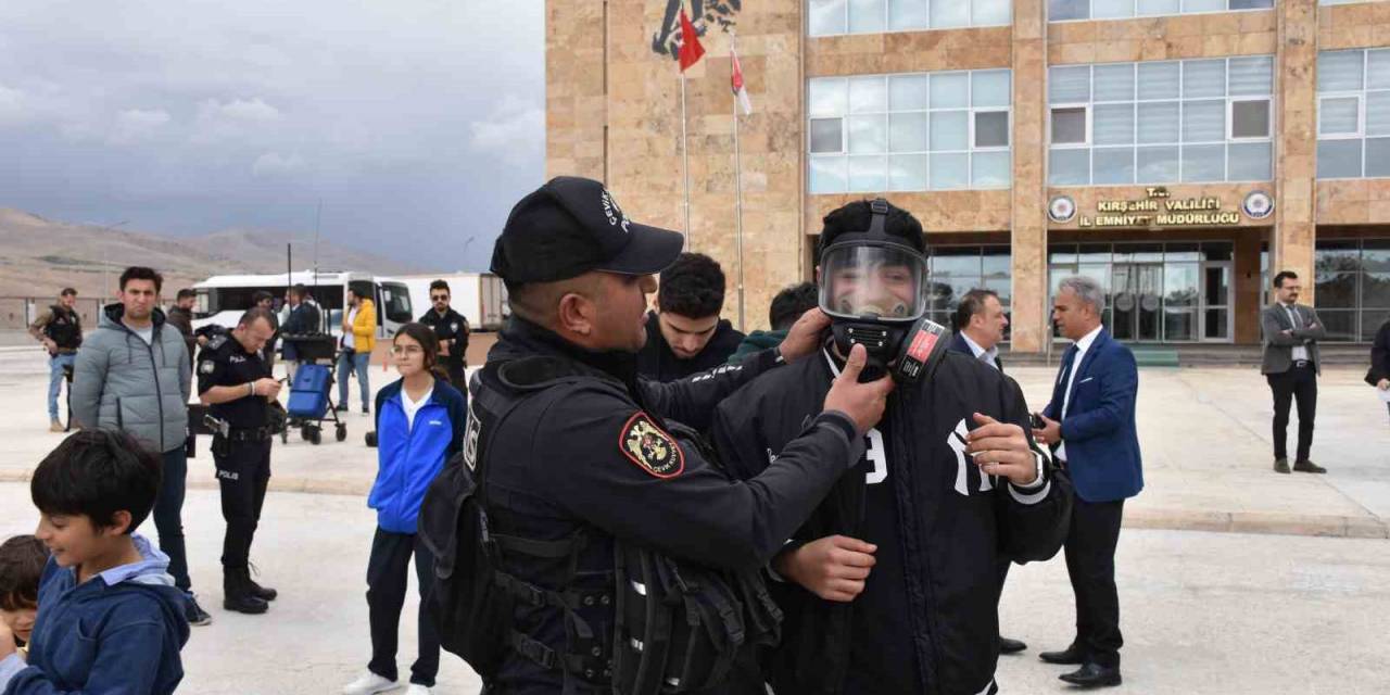 Üniversite Öğrencileri Emniyet Birimlerini Tanıdı