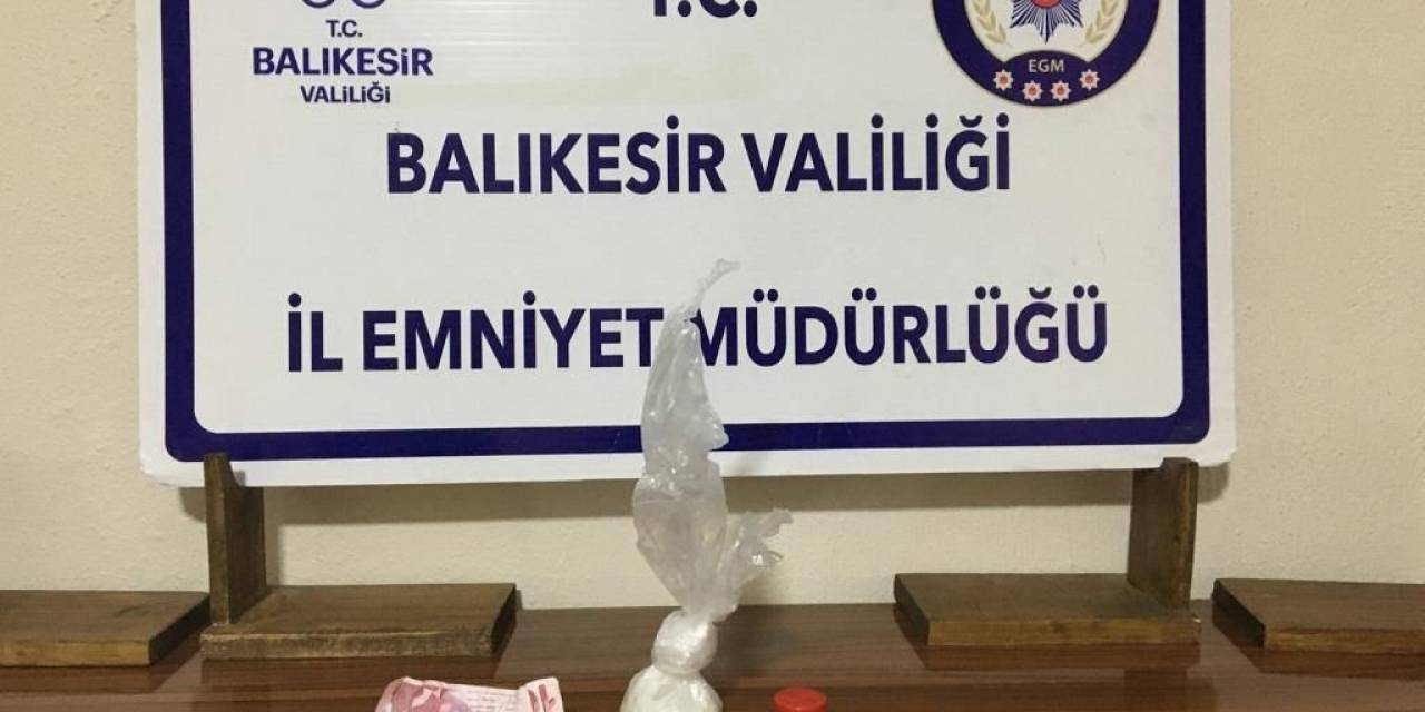 Durdurulan Araçtan Uyuşturucu Çıktı