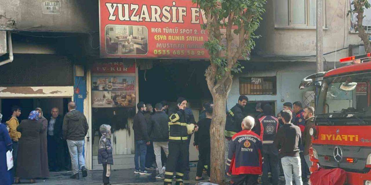 Diyarbakır’da İkinci El Eşya Dükkanında Yangın