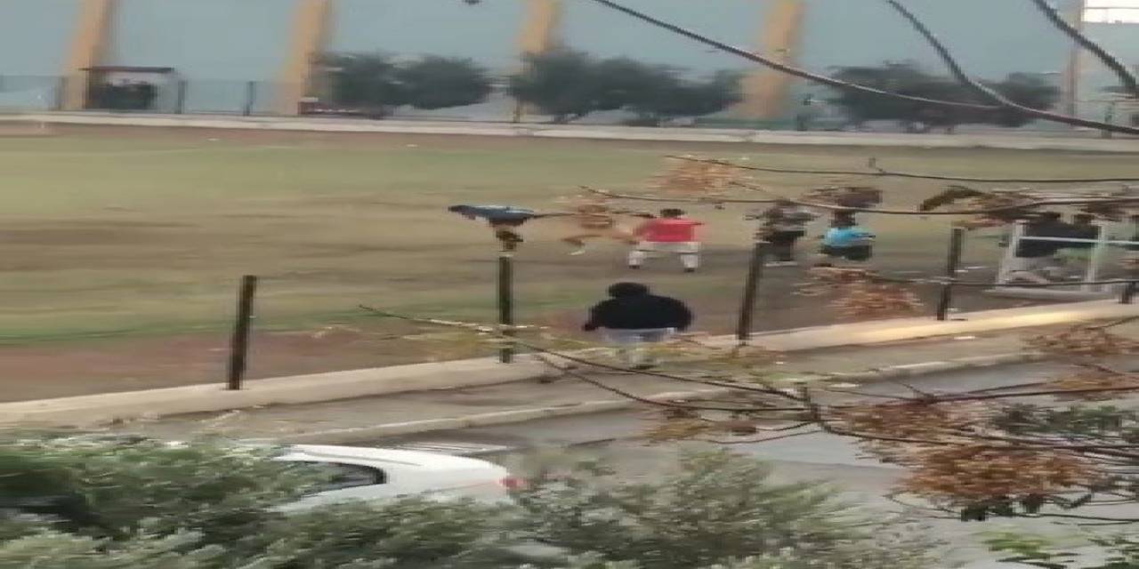 Amatör Maçta Futbolcudan Hakemlere Saldırı