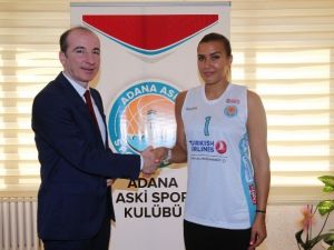 Adana Aski Spor’da Kamile Nacickaite Resmi İmzayı Attı