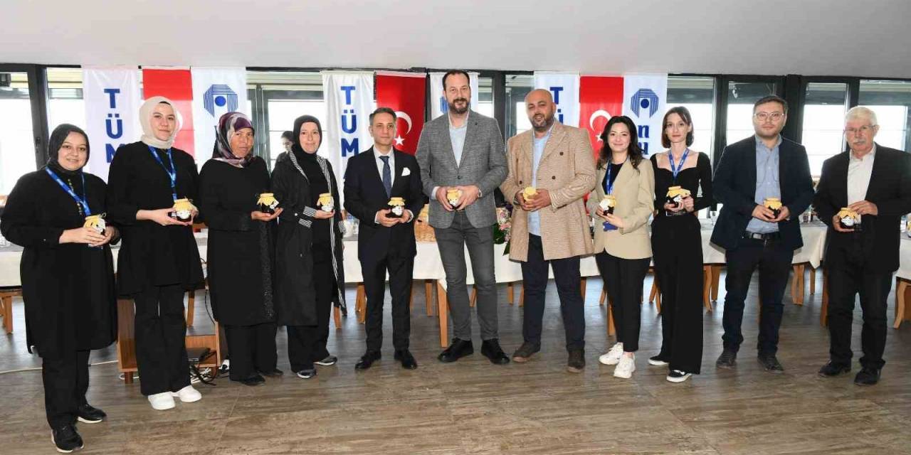 "kraliçe Arılar Projesi"nde İlk Hasat