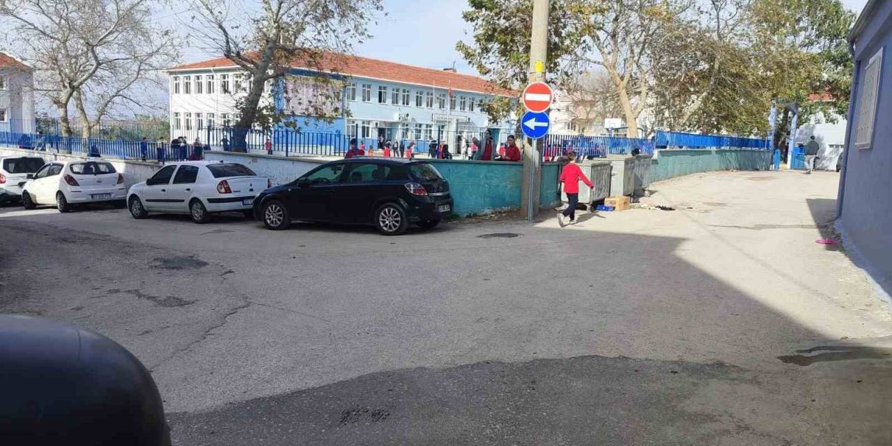 Keşan’da Okul Önünde Bacağından Vurulan Kişi Yaralandı