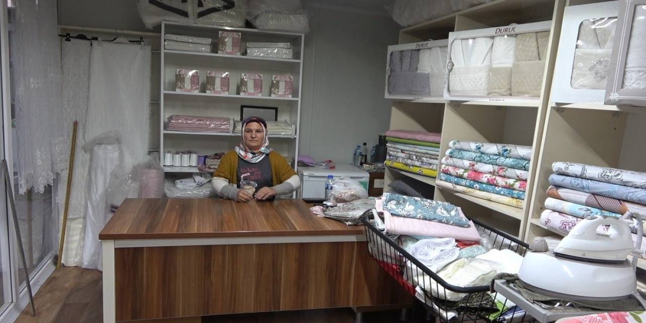 Osmaniye’de Depremzede Esnaf Konteyner Çarşılarda Hizmet Vermeyi Sürdürüyor