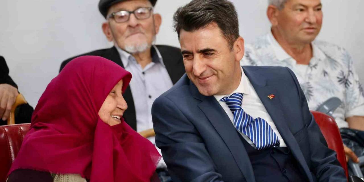 Vali Huzurevi Sakinleriyle Bir Araya Geldi