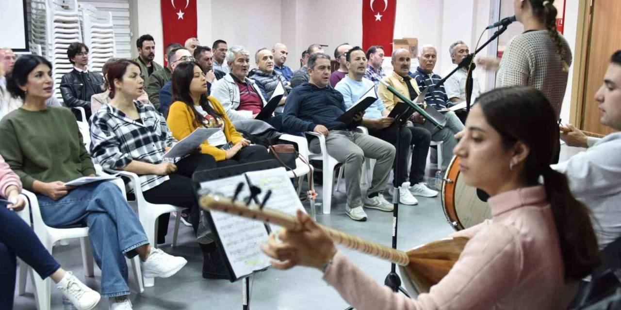 Bozüyük Belediyesi Türk Halk Müziği Korosu’ndan ’su Gibi Aziz’ Konseri