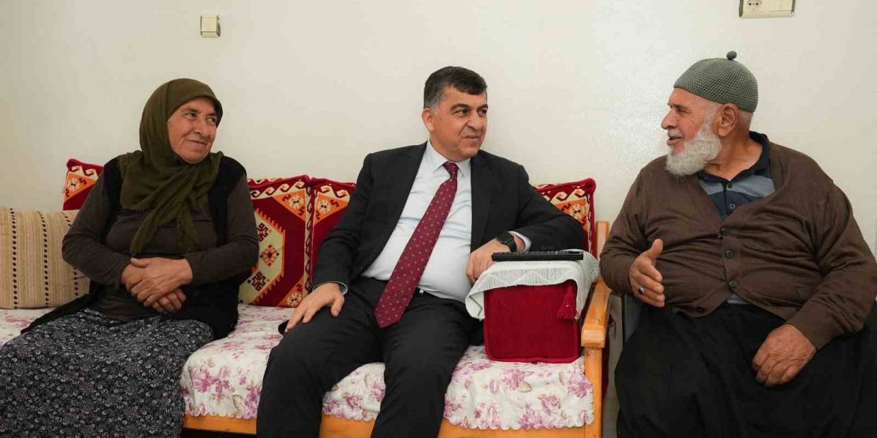 Yaşlıların Yüzü Vefa Ziyaretleri İle Gülüyor