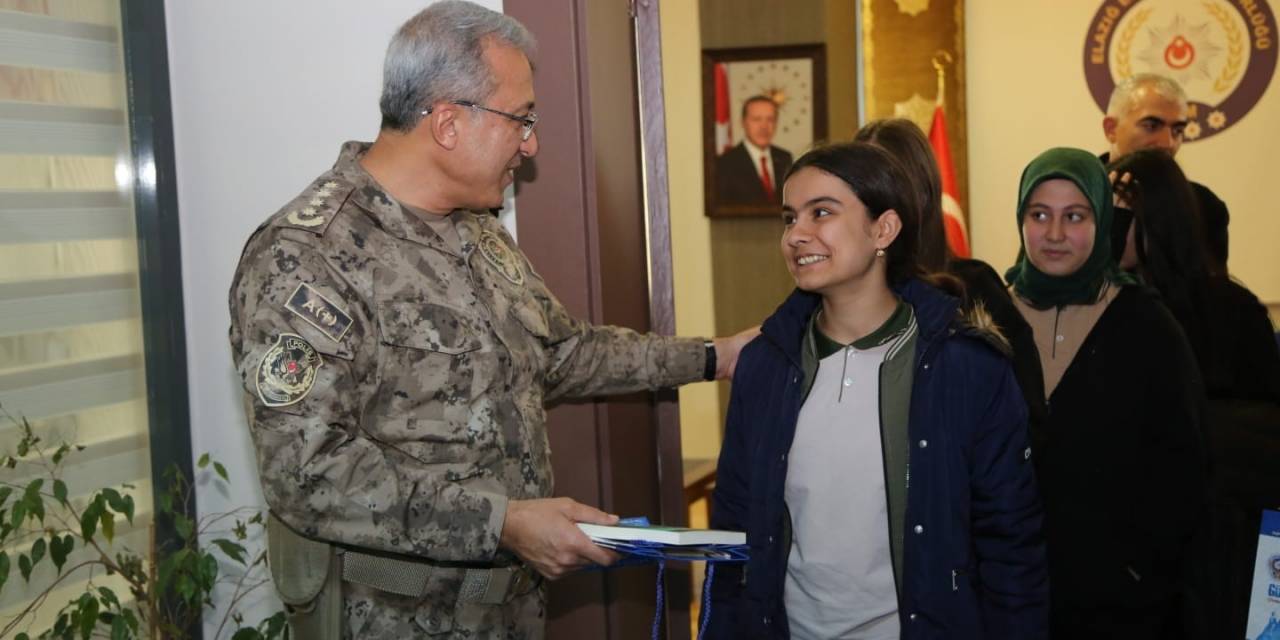 Elazığ Emniyet Müdürü Karayel, Öğrencileri Ağırladı