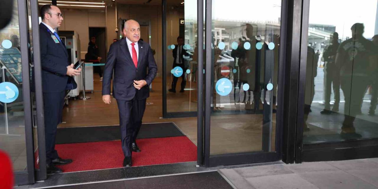 A Milli Futbol Takımı Yurda Döndü