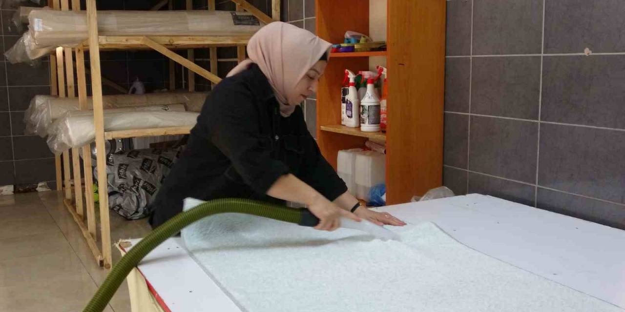 Vefat Eden Annesinin Sakladığı Altınlar Yıkamaya Verdiği Halının İçinden Çıktı