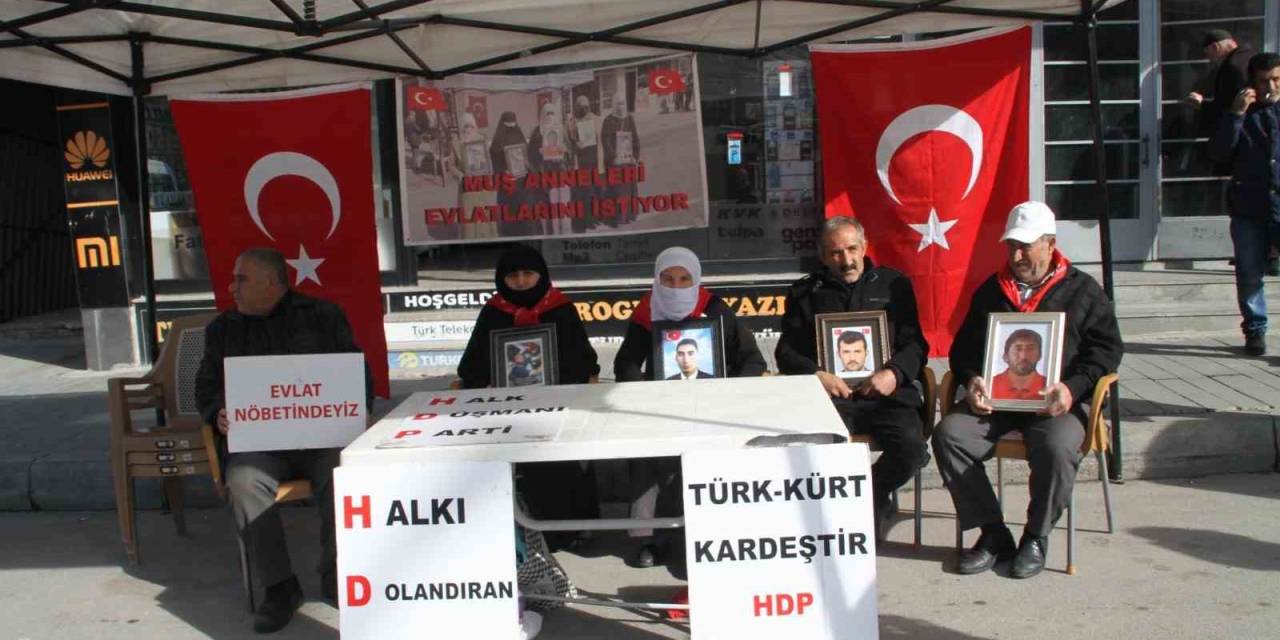 Muş’ta Ailelerin Eylemi Devam Ediyor