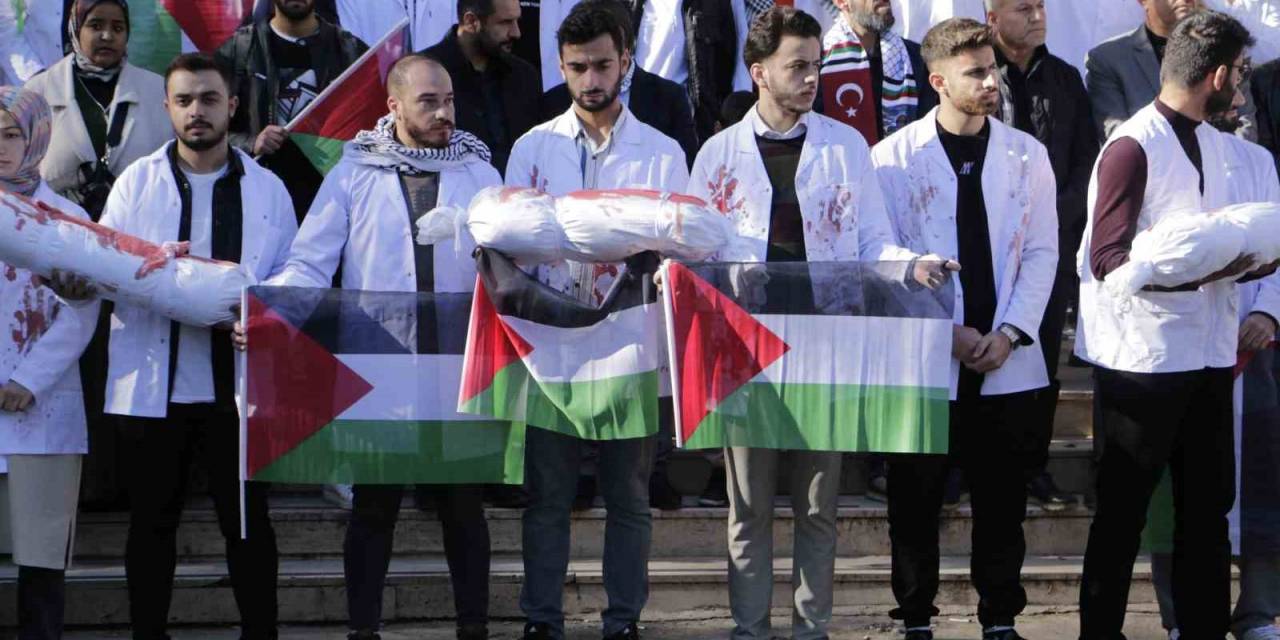 Diyarbakır’da Tıp Öğrencilerinden Kefenli Protesto