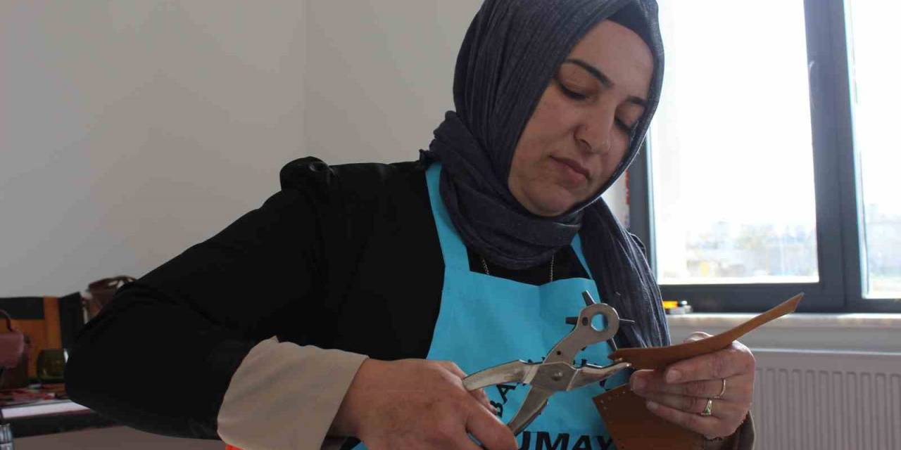 Dericilik Bu Kadınlar İle Canlanıyor