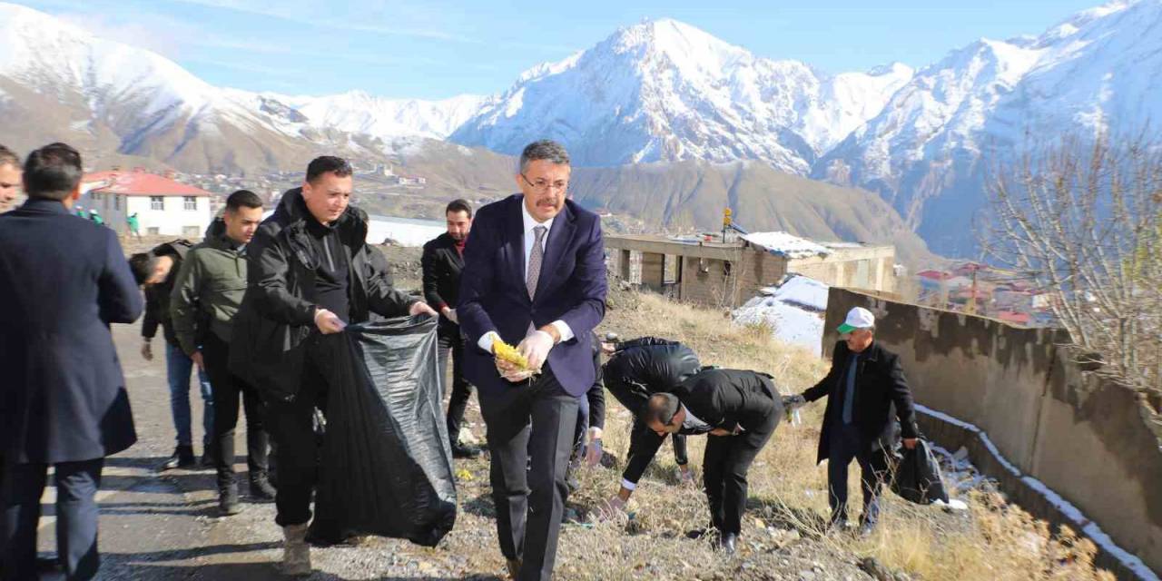 Vali Ali Çelik, Öğrencilerle Çöp Topladı