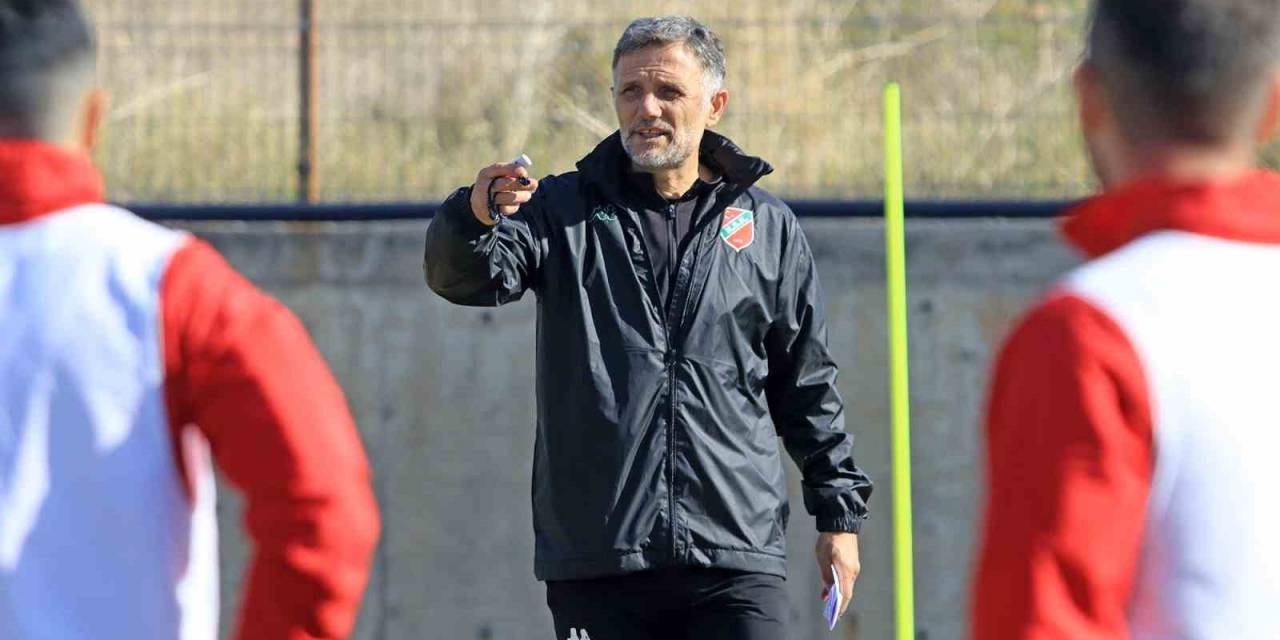 Karşıyaka’da Recep Umut, Taraftara Ve Yönetime Teşekkür Etti