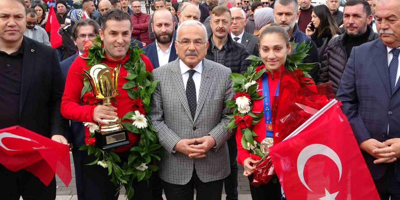 Avrupa Şampiyonu Gamze’ye Görkemli Karşılama