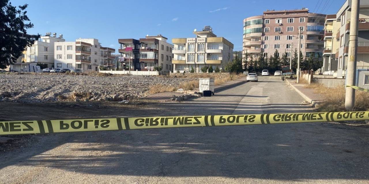 Çöp Konteyneri Yanına Bırakılan Valiz Korkuttu