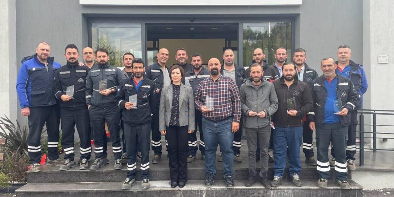 Kıdemli Çalışanlara Ödül Verildi