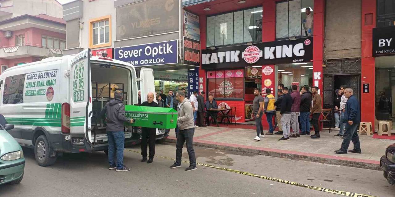 Kardeşi Dönercide Katledilen Abiden Yürek Yakan Soru: "Gücün Bir Kadına Mı Yetti"