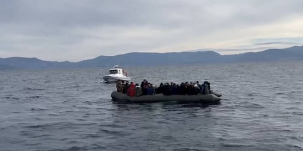 Ayvacık Açıklarında 82 Kaçak Göçmen Kurtarıldı, 17 Kaçak Göçmen Yakalandı