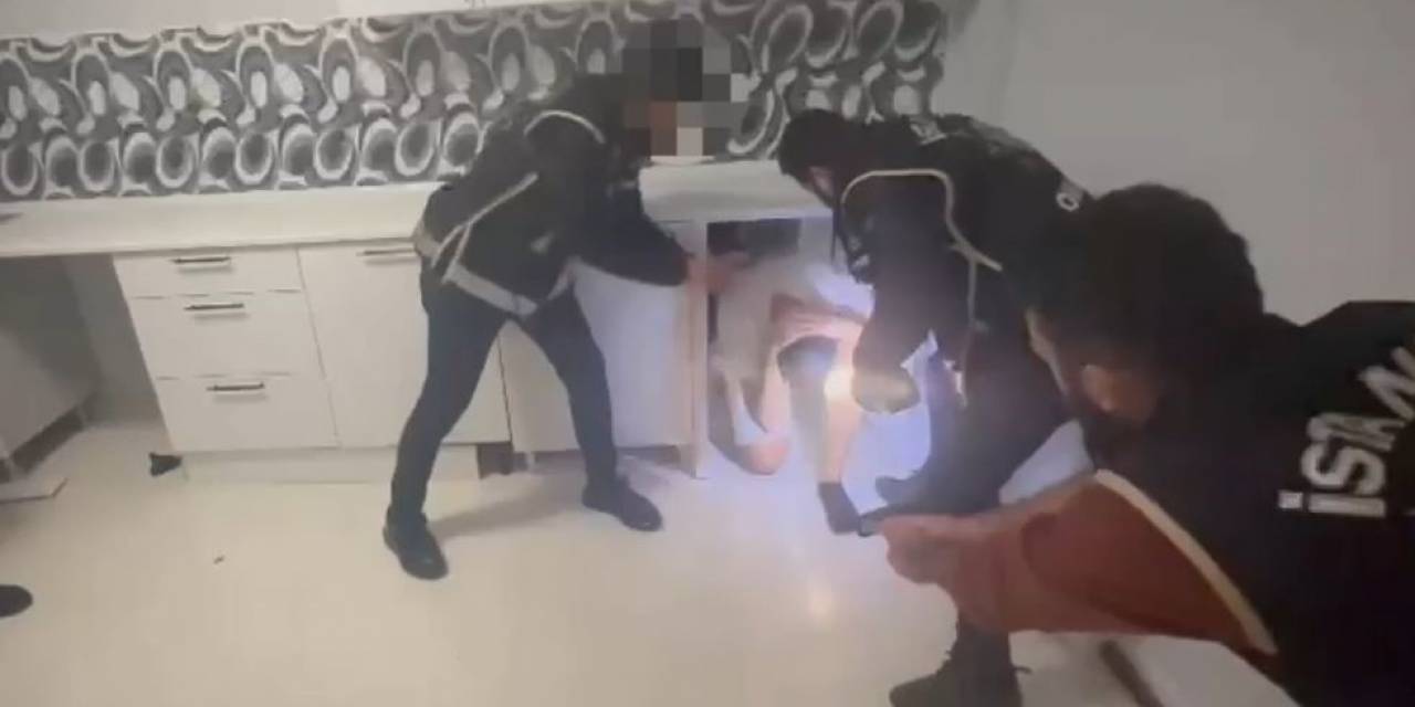 Çete Lideri Gizli Bölmede Yakalandı, O Anlar Kameraya Yansıdı